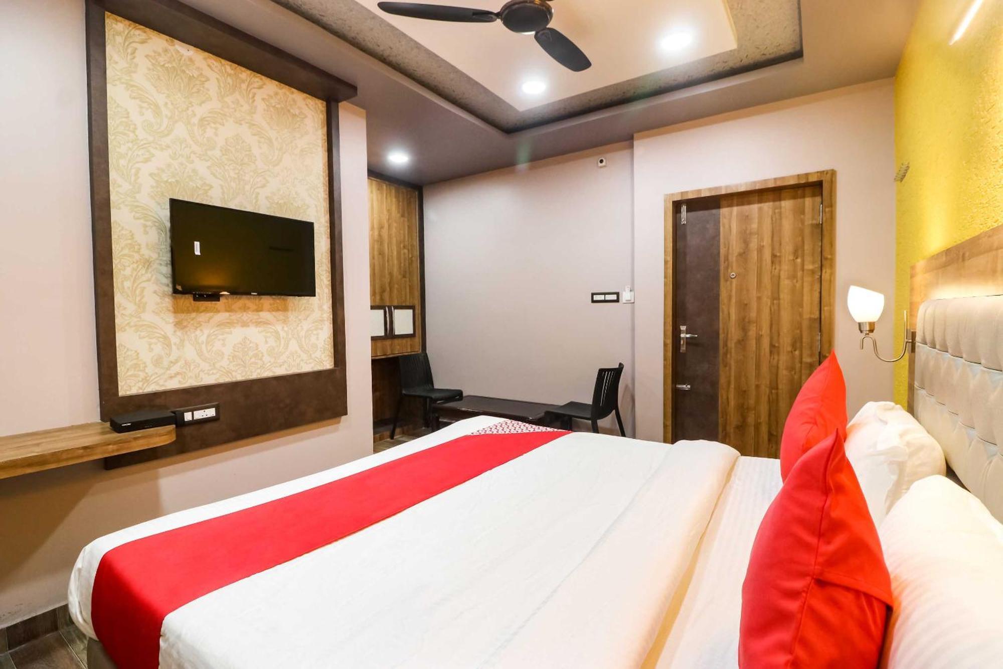 Super Hotel O Padma Manor Brahmapur 외부 사진